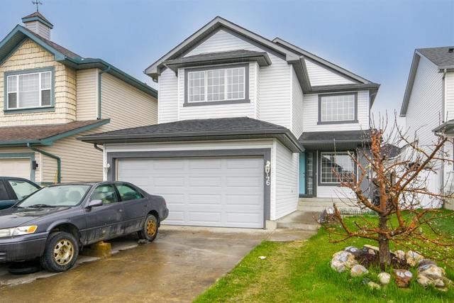 46 Martha's Close Ne, House detached with 4 bedrooms, 3 bathrooms and 4 parking in Calgary AB | Card Image
