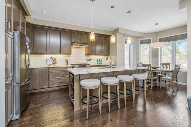31 Upper Canada Crt, House detached with 3 bedrooms, 3 bathrooms and 4 parking in Halton Hills ON | Image 40