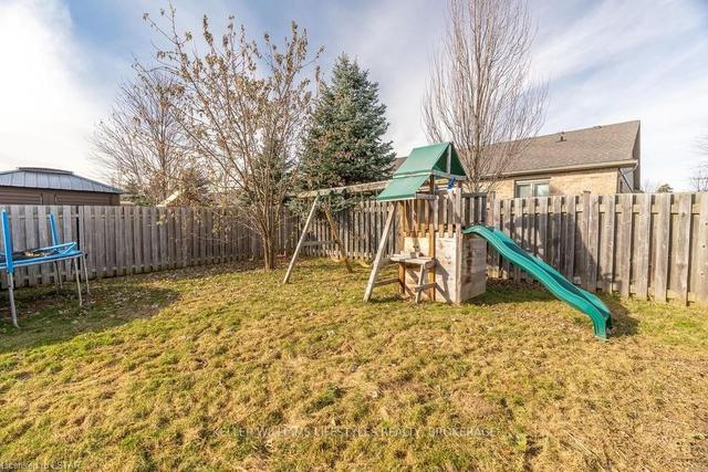 2306 Buroak Dr, House detached with 3 bedrooms, 3 bathrooms and 4 parking in London ON | Image 17
