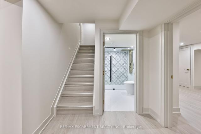 55 West 22nd St, House detached with 3 bedrooms, 3 bathrooms and 8 parking in Hamilton ON | Image 24