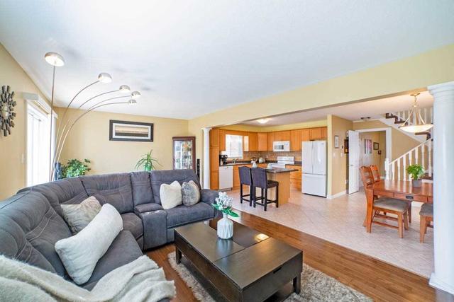 12 Jennifer Cres, House detached with 3 bedrooms, 3 bathrooms and 3 parking in St. Catharines ON | Image 5
