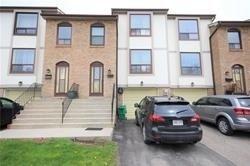 49 Mcmullen Cres, Townhouse with 3 bedrooms, 2 bathrooms and 1 parking in Brampton ON | Image 1
