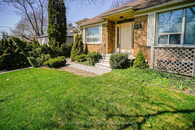 128 York Mills Rd, House detached with 3 bedrooms, 2 bathrooms and 3 parking in Toronto ON | Image 29