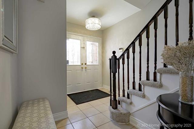 18 Gilgorm Rd, Townhouse with 3 bedrooms, 3 bathrooms and 2 parking in Brampton ON | Image 22