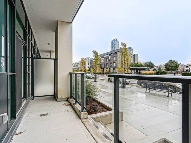 th 5 - 4085 Parkside Village Dr, Townhouse with 2 bedrooms, 3 bathrooms and 1 parking in Mississauga ON | Image 4