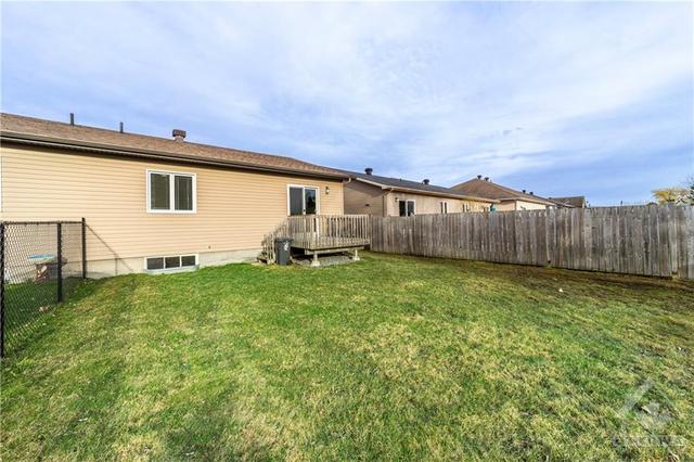 511 Ovana Crescent, Home with 2 bedrooms, 1 bathrooms and 2 parking in Alfred and Plantagenet ON | Image 26
