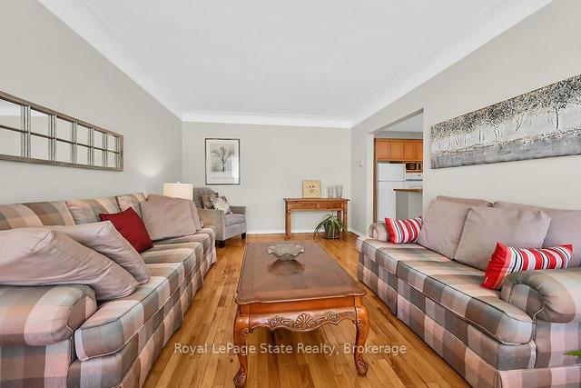 178 Council Cres, House detached with 3 bedrooms, 2 bathrooms and 6 parking in Hamilton ON | Image 2