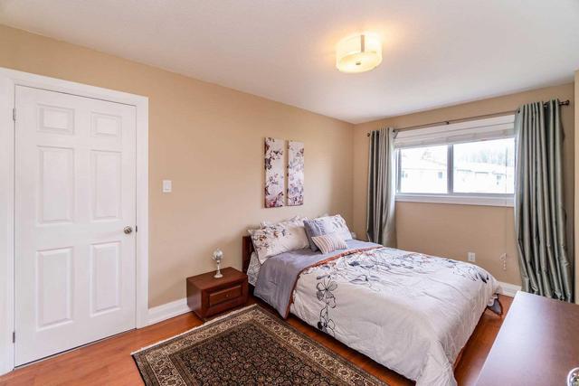 78 Morley Cres, Townhouse with 3 bedrooms, 2 bathrooms and 1 parking in Brampton ON | Image 12