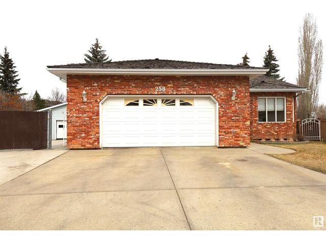 258 Burton Rd Nw, House detached with 5 bedrooms, 3 bathrooms and 8 parking in Edmonton AB | Image 2