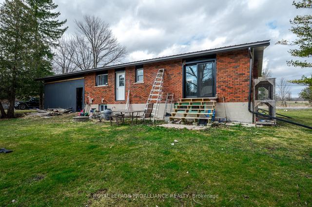 2317 Old Norwood Rd, House detached with 2 bedrooms, 1 bathrooms and 8 parking in Otonabee South Monaghan ON | Image 11
