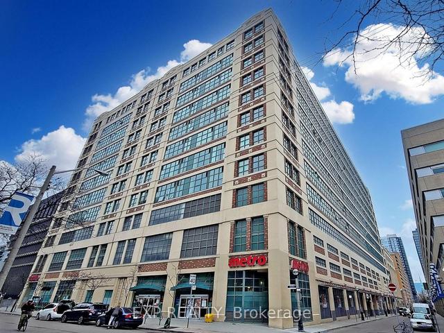 747 - 155 Dalhousie St, Condo with 2 bedrooms, 1 bathrooms and 1 parking in Toronto ON | Image 1