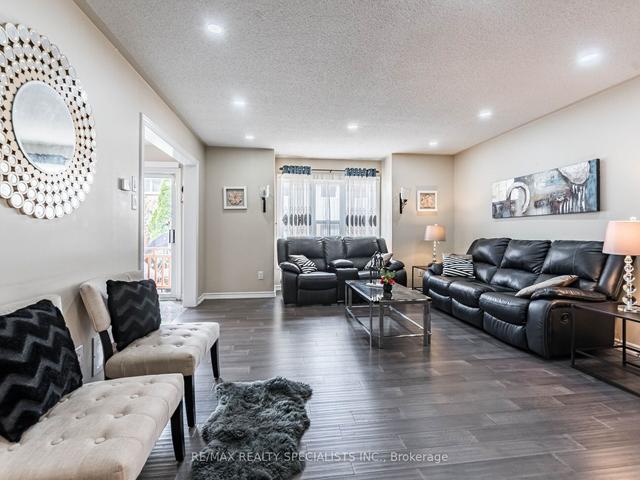 142 Clover Bloom Rd, House attached with 3 bedrooms, 3 bathrooms and 2 parking in Brampton ON | Image 35