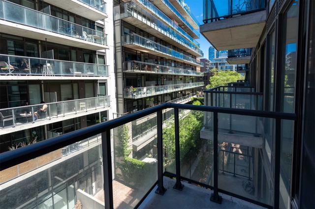 427 - 560 King St W, Condo with 1 bedrooms, 1 bathrooms and 1 parking in Toronto ON | Image 2