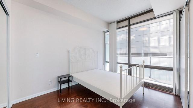 1303 - 832 Bay St, Condo with 2 bedrooms, 2 bathrooms and 1 parking in Toronto ON | Image 11