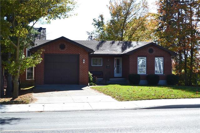 224 Dundas Street W, House detached with 3 bedrooms, 2 bathrooms and 3 parking in Greater Napanee ON | Image 3