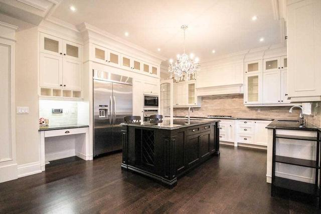 122 Yorkminster Rd, House detached with 4 bedrooms, 5 bathrooms and 2 parking in Toronto ON | Image 3