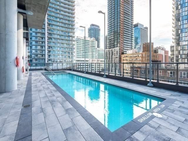 1704 - 290 Adelaide St W, Condo with 2 bedrooms, 1 bathrooms and 1 parking in Toronto ON | Image 13