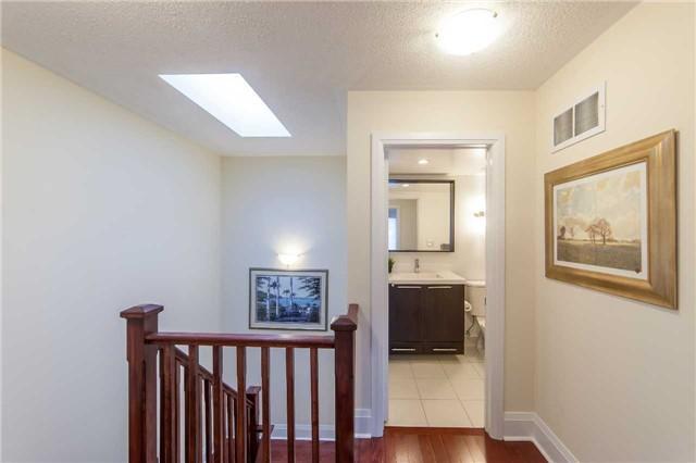 Th 1 - 5 Oakburn Cres, Townhouse with 2 bedrooms, 4 bathrooms and 2 parking in Toronto ON | Image 8