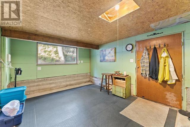 5260 Rambler Rd, House detached with 4 bedrooms, 3 bathrooms and 4 parking in Saanich BC | Image 30