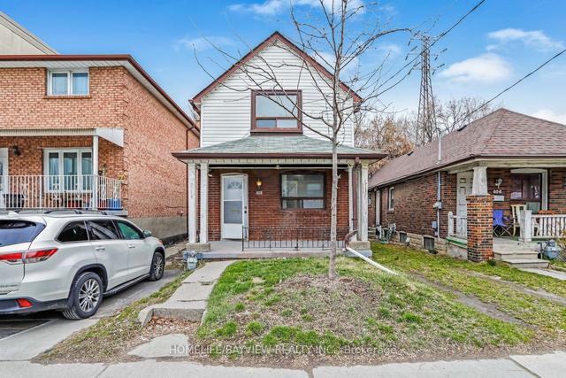 408 Rogers Rd, House detached with 3 bedrooms, 3 bathrooms and 2 parking in Toronto ON | Image 1