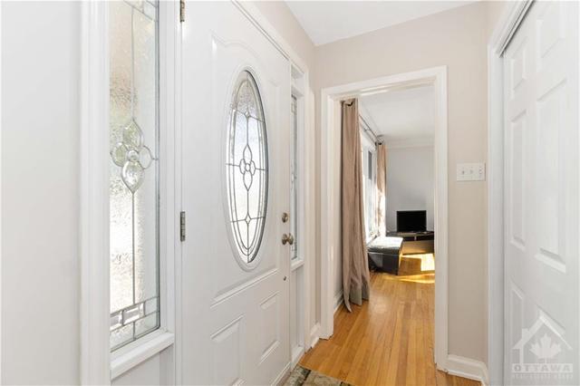 11 Sumac Street, House detached with 3 bedrooms, 2 bathrooms and 4 parking in Ottawa ON | Image 2