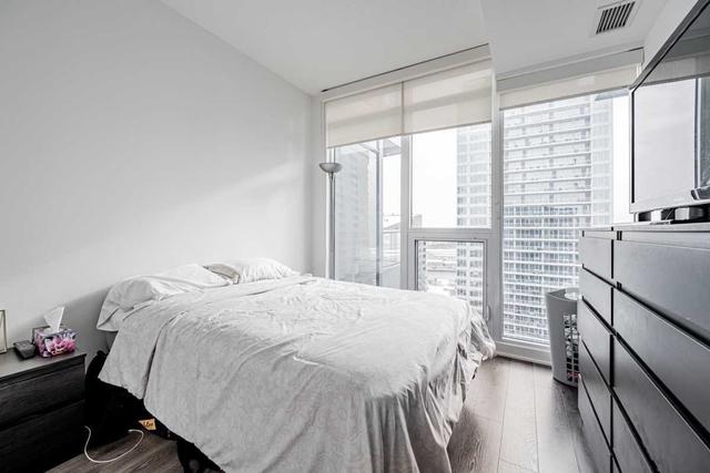 3315 - 70 Queens Wharf Rd, Condo with 1 bedrooms, 1 bathrooms and 1 parking in Toronto ON | Image 4