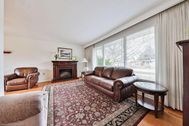 480 Lees Lane, House detached with 3 bedrooms, 1 bathrooms and 2 parking in Oakville ON | Image 2