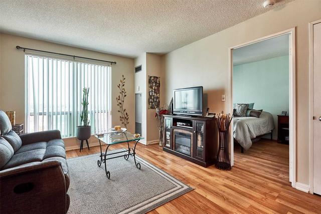1013 - 1 Lee Centre Dr, Condo with 1 bedrooms, 1 bathrooms and 1 parking in Toronto ON | Image 6