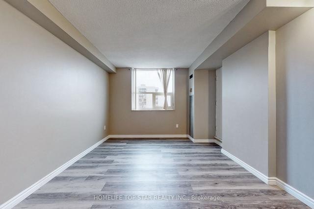 1201 - 4 Lisa St, Condo with 3 bedrooms, 2 bathrooms and 1 parking in Brampton ON | Image 15