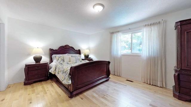 11 Quietbrook Cres, House detached with 4 bedrooms, 4 bathrooms and 4 parking in Toronto ON | Image 9