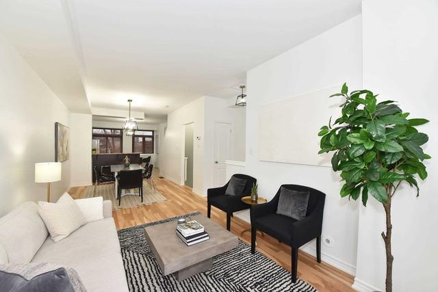 18 Piggot Mews, House attached with 3 bedrooms, 2 bathrooms and 2 parking in Toronto ON | Image 26