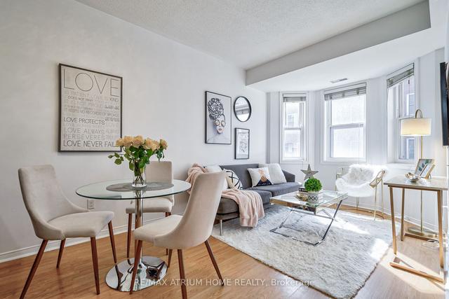 155 - 760 Lawrence Ave W, Townhouse with 2 bedrooms, 1 bathrooms and 1 parking in Toronto ON | Image 1