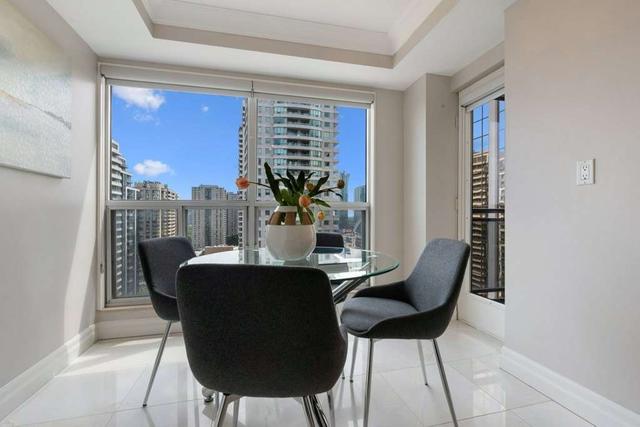 1800 - 18 Hollywood Ave, Condo with 3 bedrooms, 2 bathrooms and 1 parking in Toronto ON | Image 10