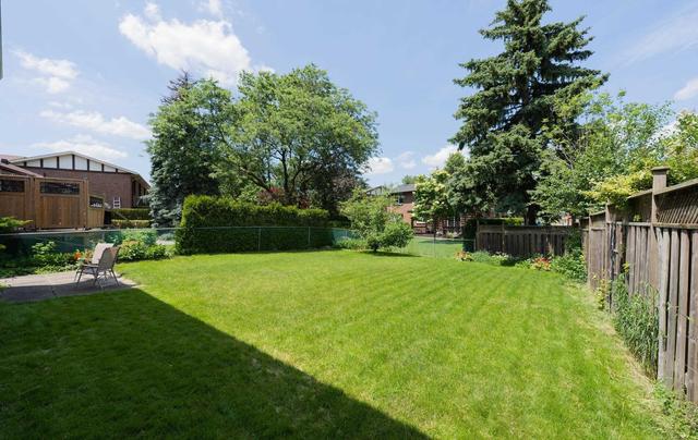 76 Groomsport Cres, House detached with 4 bedrooms, 3 bathrooms and 4 parking in Toronto ON | Image 11