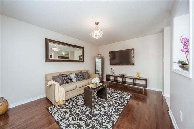 8 Todhunter Cres, House detached with 4 bedrooms, 4 bathrooms and 1 parking in Ajax ON | Image 7