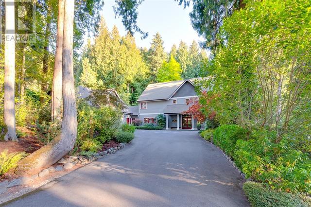 1173 Garden Gate Dr, House detached with 4 bedrooms, 4 bathrooms and 6 parking in Central Saanich BC | Image 3