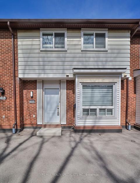 2094 Lakeshore Rd W, Townhouse with 4 bedrooms, 3 bathrooms and 1 parking in Oakville ON | Card Image