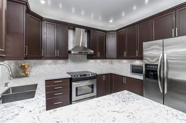 8 Timberglade Dr, House detached with 4 bedrooms, 5 bathrooms and 4 parking in Brampton ON | Image 9