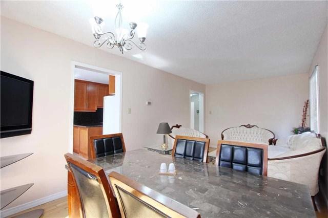 111 Kingknoll Dr, House detached with 4 bedrooms, 4 bathrooms and 4 parking in Brampton ON | Image 6