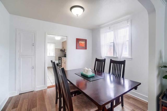 941 Islington Ave, House detached with 2 bedrooms, 1 bathrooms and 4 parking in Toronto ON | Image 2