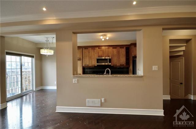 869 Kennacraig Private, Townhouse with 3 bedrooms, 4 bathrooms and 2 parking in Ottawa ON | Image 9