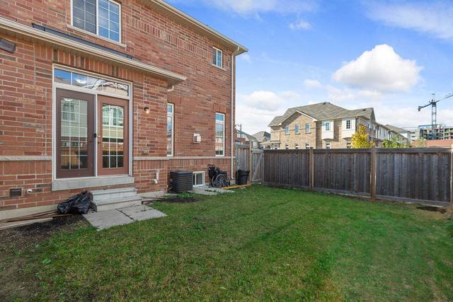 656 Murray Meadows Pl, House attached with 3 bedrooms, 4 bathrooms and 2 parking in Milton ON | Image 28