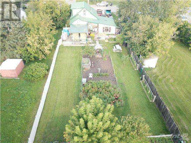 903 6th Avenue, House detached with 3 bedrooms, 1 bathrooms and 4 parking in Beaverlodge AB | Image 17