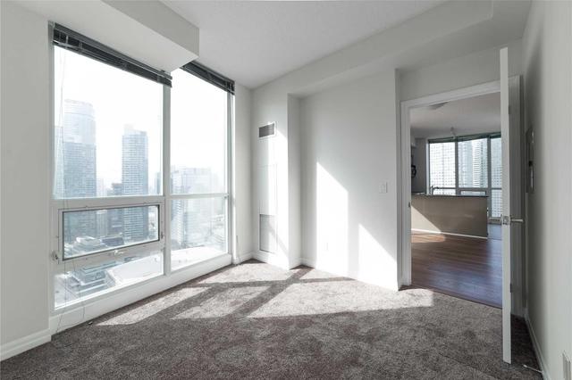 3702 - 16 Yonge St, Condo with 2 bedrooms, 2 bathrooms and 1 parking in Toronto ON | Image 5