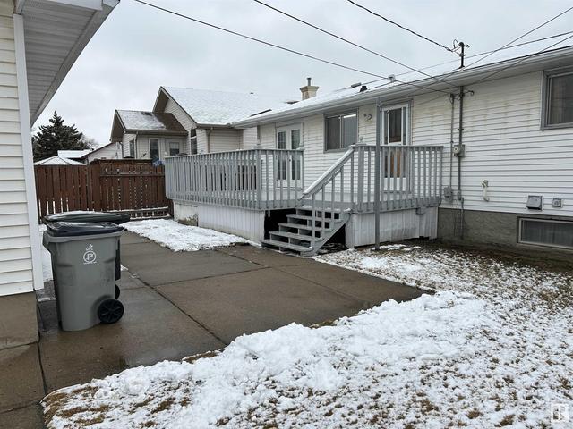 5032 51 Av, House detached with 5 bedrooms, 2 bathrooms and null parking in Redwater AB | Image 44