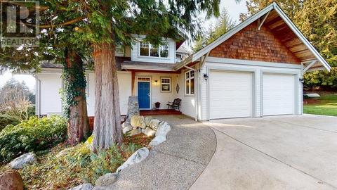 1500 Vernon Drive, House detached with 3 bedrooms, 3 bathrooms and 7 parking in Sunshine Coast E BC | Card Image