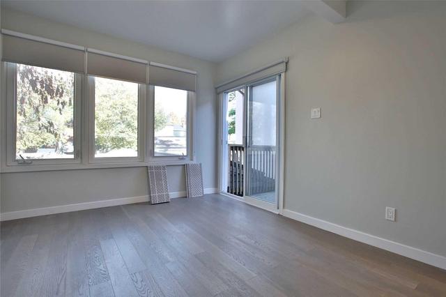 Upper - 366 Balliol St, House detached with 2 bedrooms, 1 bathrooms and 1 parking in Toronto ON | Image 11