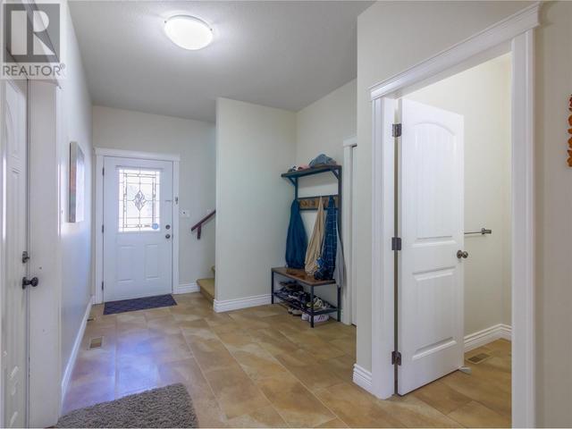 120 - 3332 South Main Street, House attached with 3 bedrooms, 2 bathrooms and 2 parking in Penticton BC | Image 2