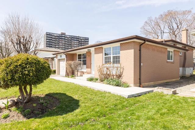 104 Brookland Dr, House detached with 3 bedrooms, 2 bathrooms and 3 parking in Brampton ON | Image 34