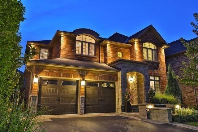 3225 Saltaire Cres, House detached with 5 bedrooms, 4 bathrooms and 2 parking in Oakville ON | Image 1